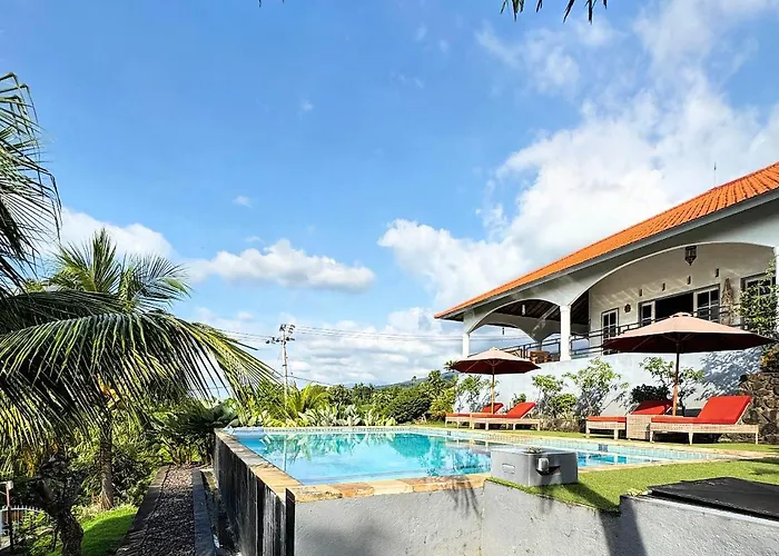 Jambu, Lovina-kayuputih Villa *